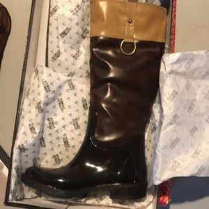 Brand new nomad rain boots